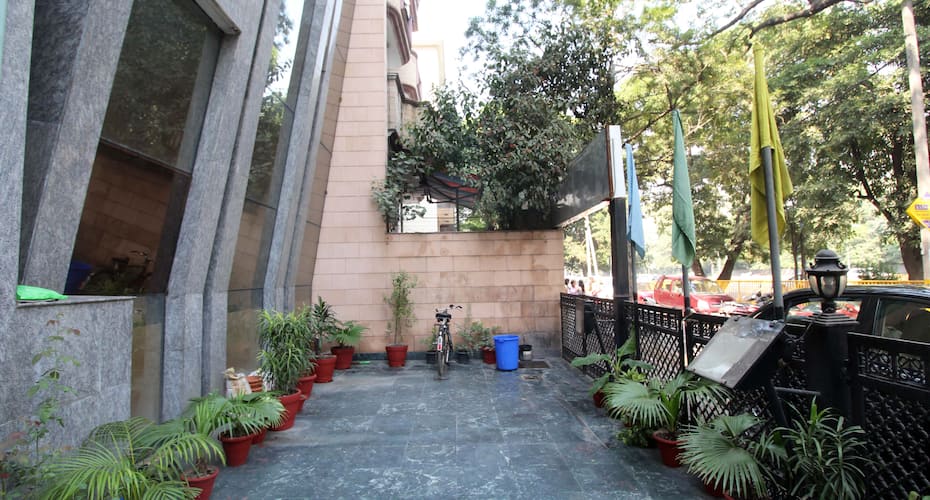 Stepinn Panchsheel Enclave, New Delhi 1